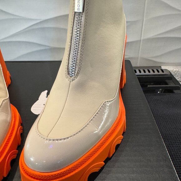 SOREL Brex™ Heel Zip Off-white Leather, /Orange Bottom Size 9.5 (worn twice) - Picture 4 of 10